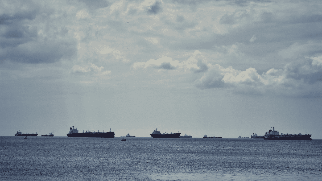 Gradual Reopening of the Strait of Hormuz After Conflict
