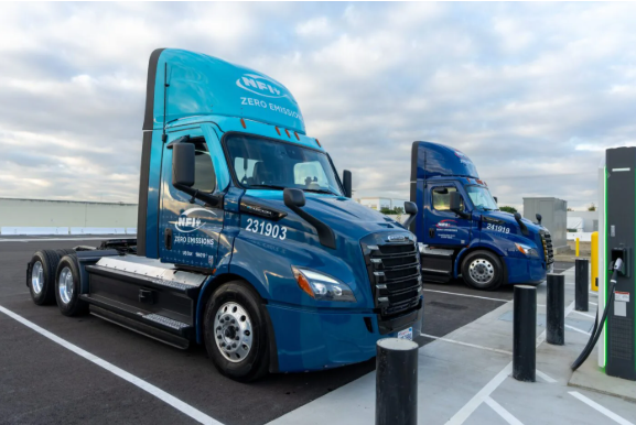 California Moves to Put Electric-Truck Prices Under the Microscope
